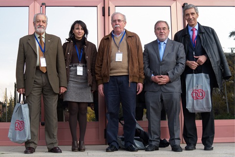 En la imagen, entre otros, Francisco Valverde (1), Presidente de FUTUEX, Laura Cordero (2), Técnico del OED, y Antonio Jiménez (4), Coordinador de Programas del OED.
